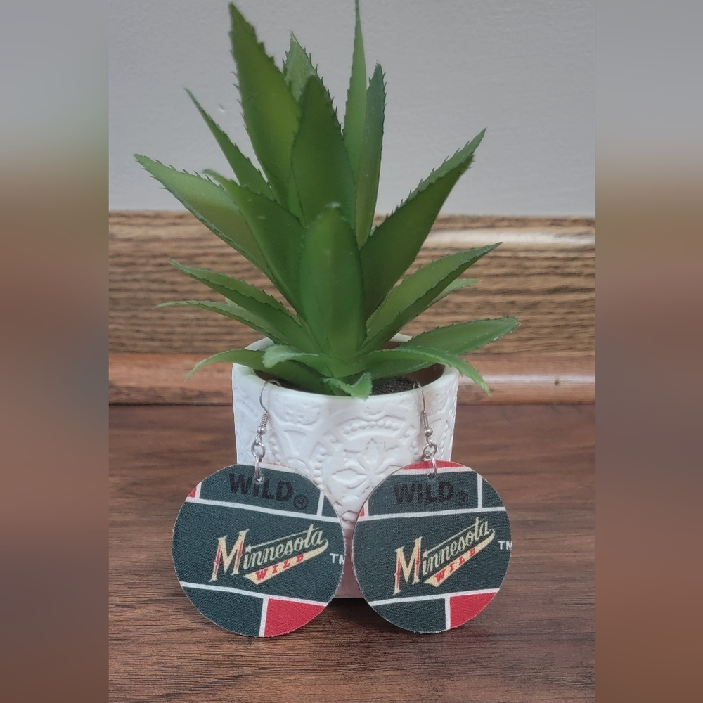 Minnesota Wild NHL Hockey Wood Circle Lightweight New Boutique Earrings